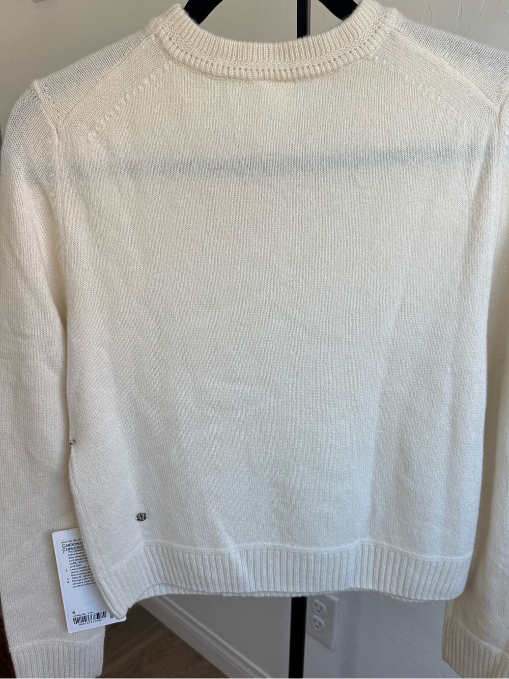 NWT Lululemon Cashmere Slim Fit Crewneck Sweater in Ivory - Picture 6 of 10